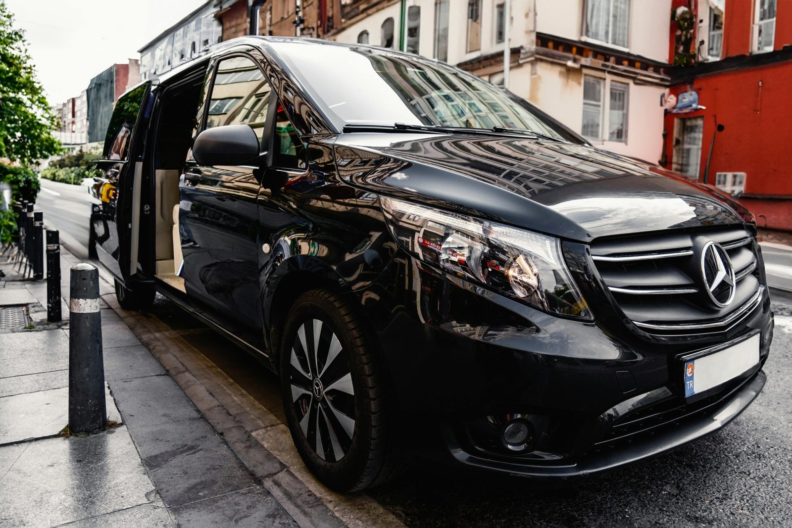 8 Seater Mercedes-Benz V-Class
